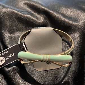 Assorted accessories. All for a price if 1